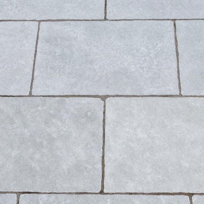 Limestone Kurnool Grey Tumbled Riven Edge 900 x 600 x 22mm *PER FLAG*
