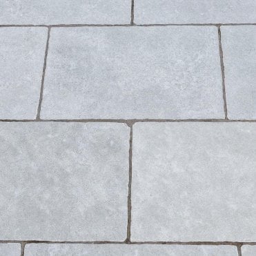 Limestone Kurnool Grey Tumbled Riven Edge 900 x 600 x 22mm *PER FLAG*