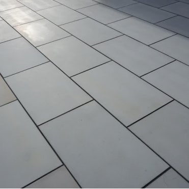 Sandstone Kandla Grey Smooth 900x600mm          *PER FLAG*